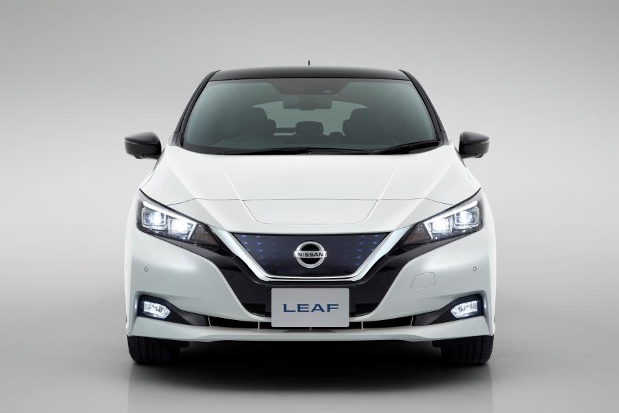  Nissan Leaf 2.zero 2017 года  (JP) (фото 17 из 56)